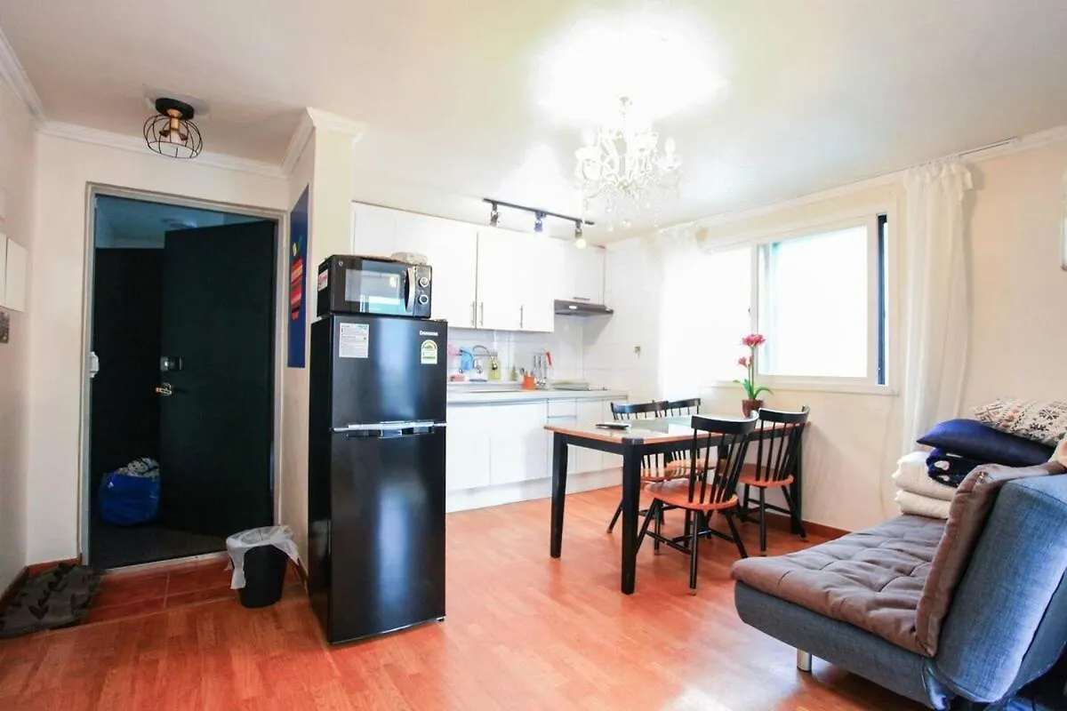 Sunny House -4Mins To Hongdae Station Apartment Seoul South Korea