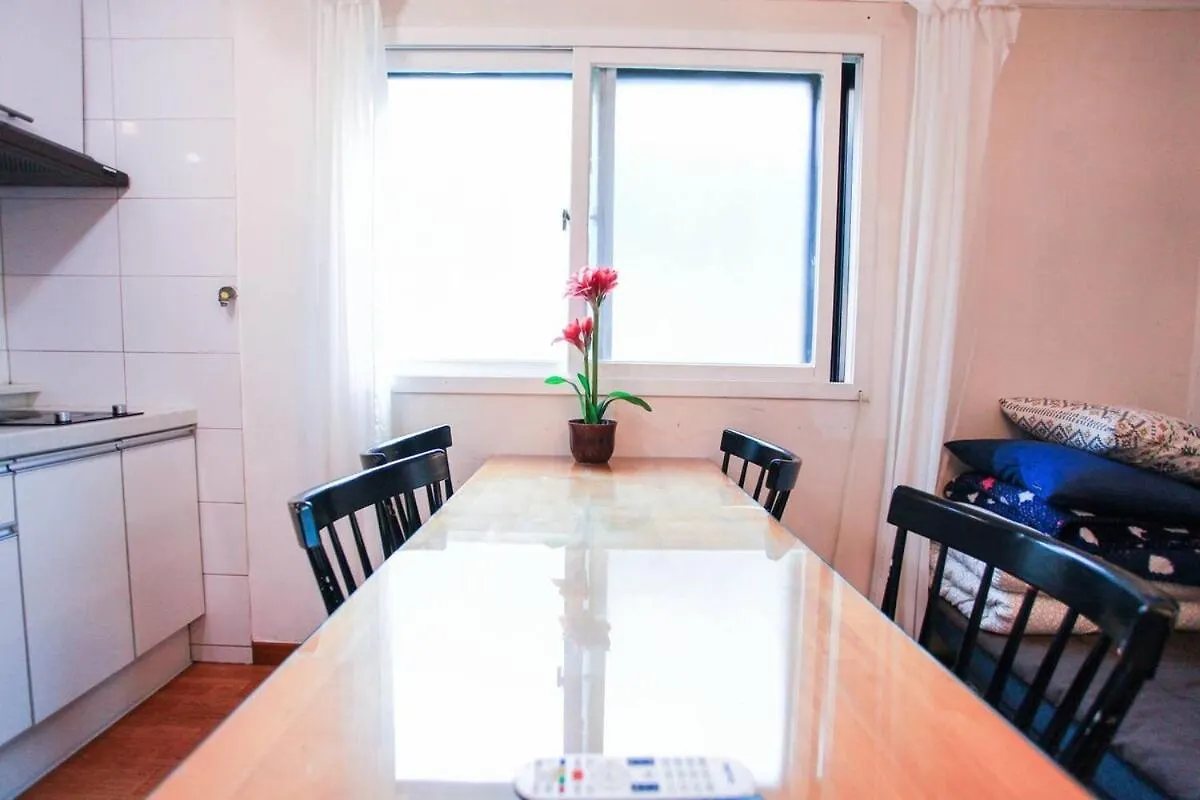 Sunny House -4Mins To Hongdae Station Apartment Seoul